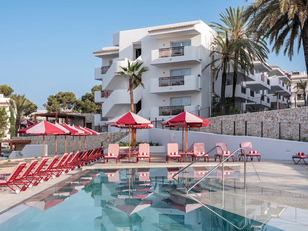 Inturotel Esmeralda Park — Swimming pool in Cala d´Or, Balearic Islands