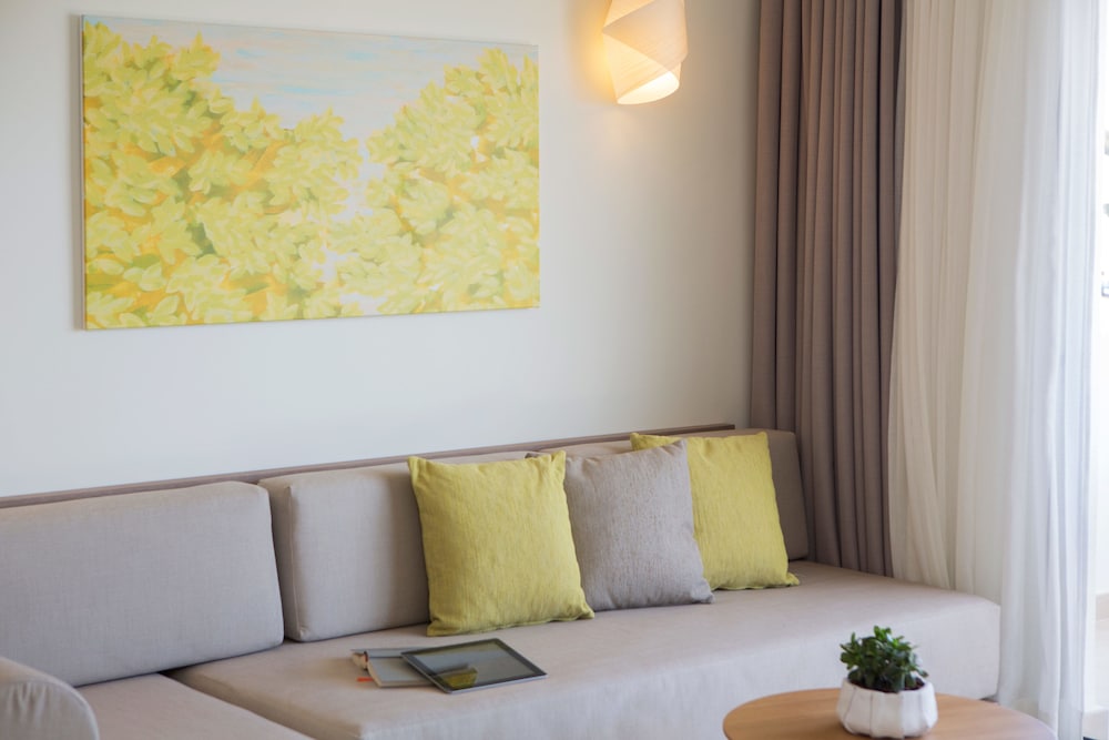 Inturotel Esmeralda Park — Hotel rooms in Cala d´Or, Balearic Islands