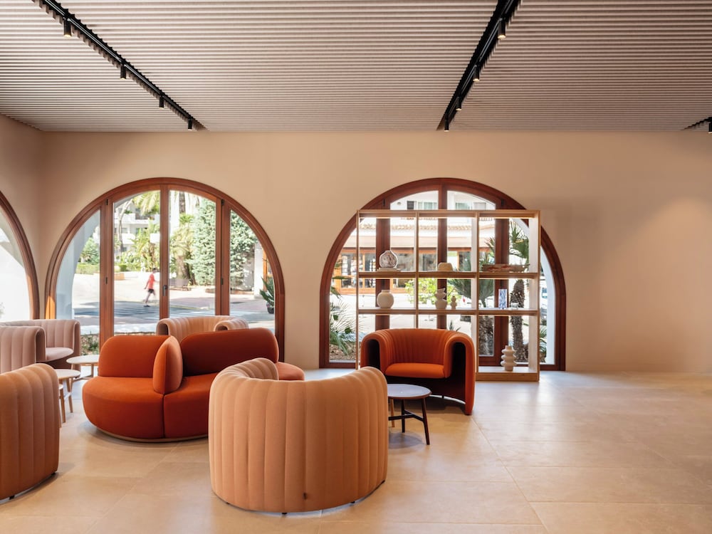 Inturotel Esmeralda Park — Hotel building in Cala d´Or, Balearic Islands