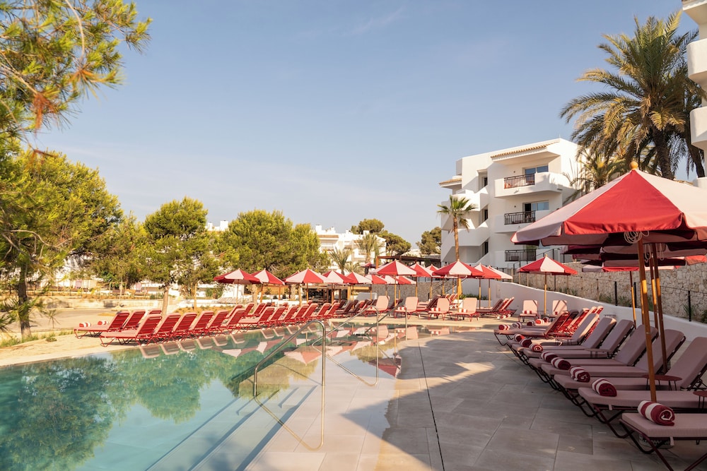 Inturotel Esmeralda Park — Swimming pool in Cala d´Or, Balearic Islands