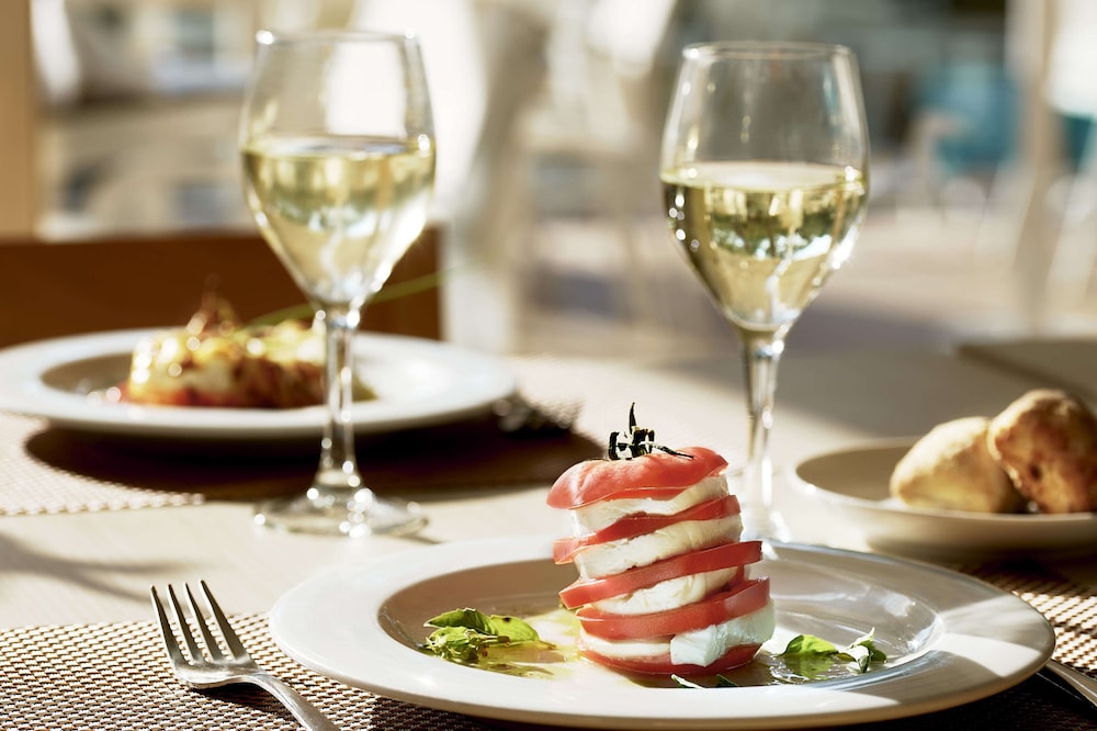Iberostar Waves Club Cala Barca - All inclusive — Restaurant & bars in Portopetro, Balearic Islands