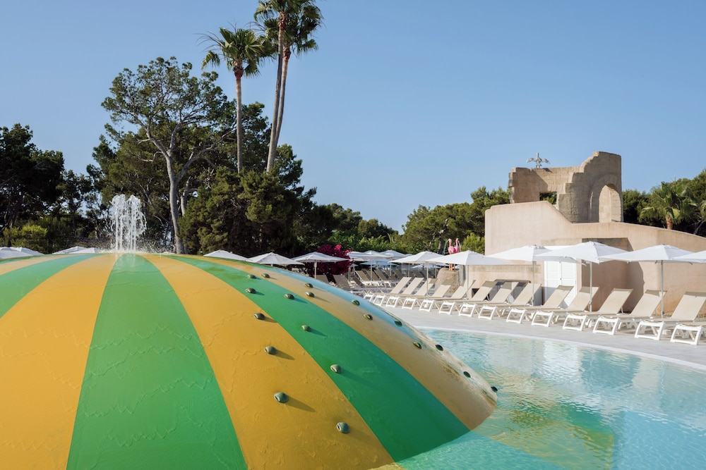 Iberostar Waves Club Cala Barca - All inclusive — Swimming pool in Portopetro, Balearic Islands