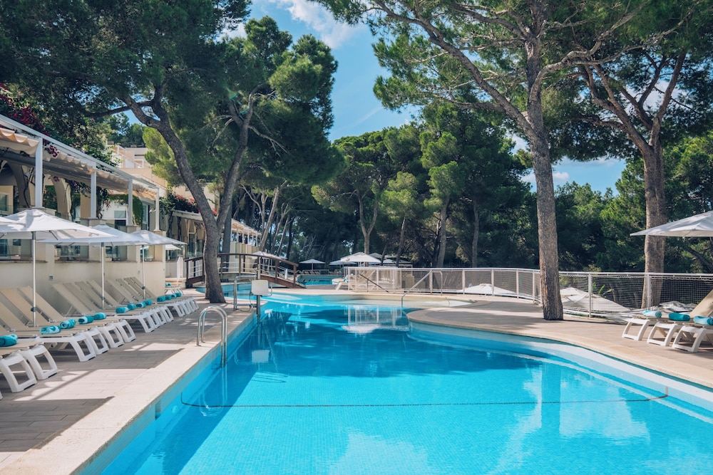 Iberostar Waves Club Cala Barca - All inclusive — Swimming pool in Portopetro, Balearic Islands