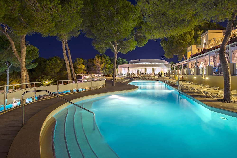 Iberostar Waves Club Cala Barca - All inclusive — Swimming pool in Portopetro, Balearic Islands