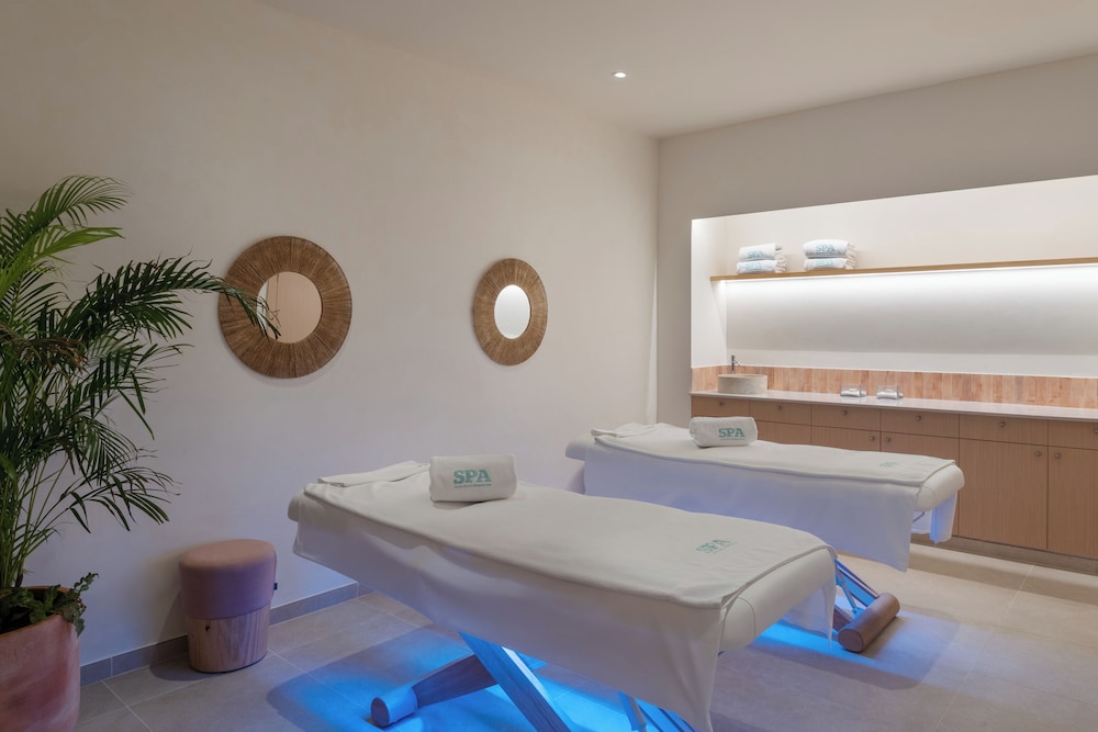 Iberostar Waves Club Cala Barca - All inclusive — Spa in Portopetro, Balearic Islands