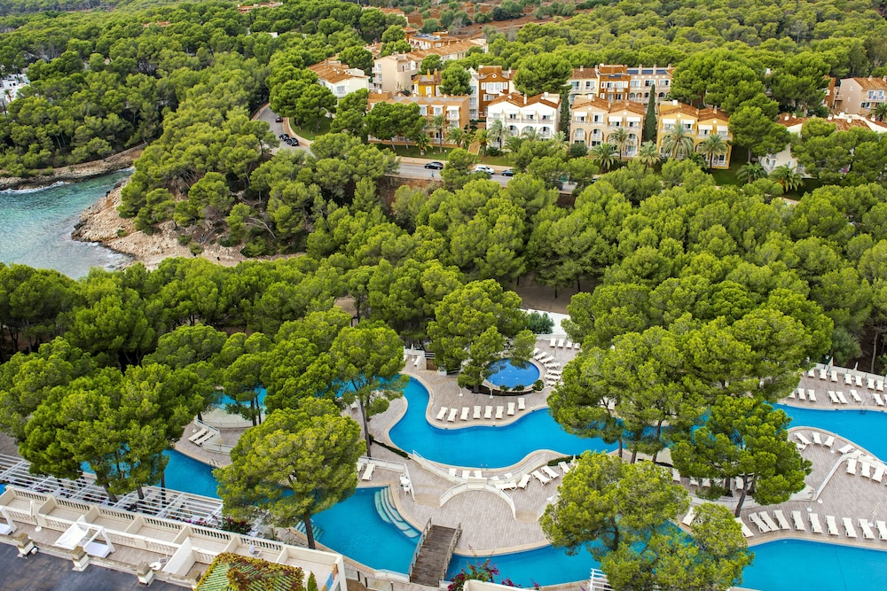 Iberostar Waves Club Cala Barca - All inclusive — Swimming pool in Portopetro, Balearic Islands