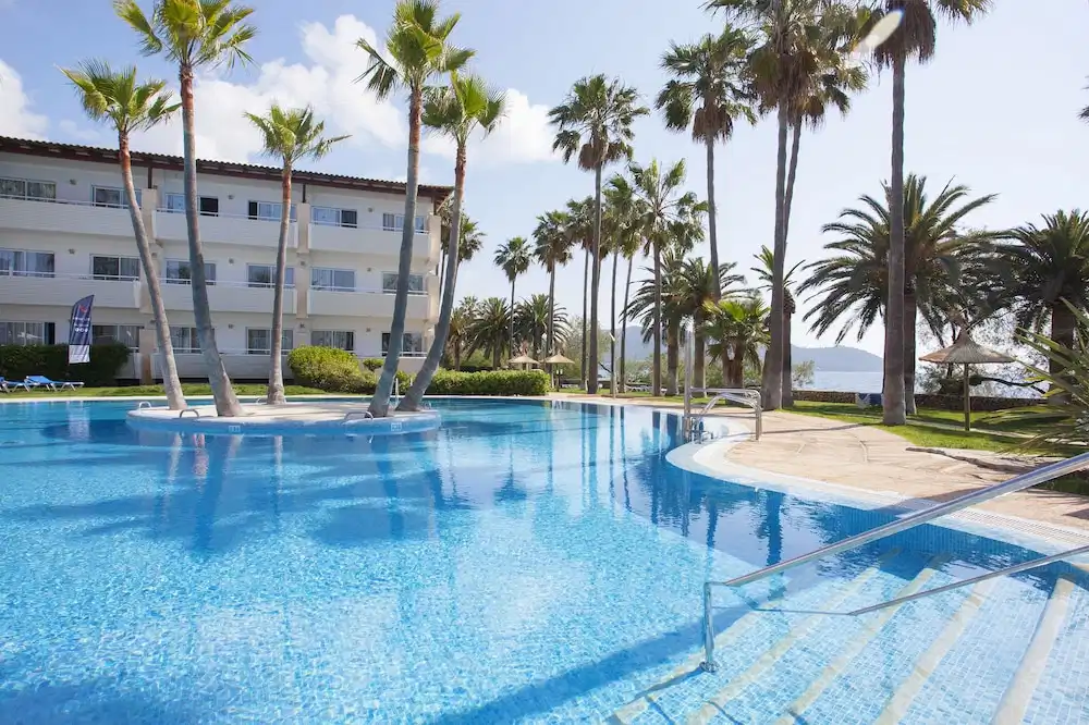 Grupotel Mallorca Mar — Swimming pool in Cala Bona, Balearic Islands