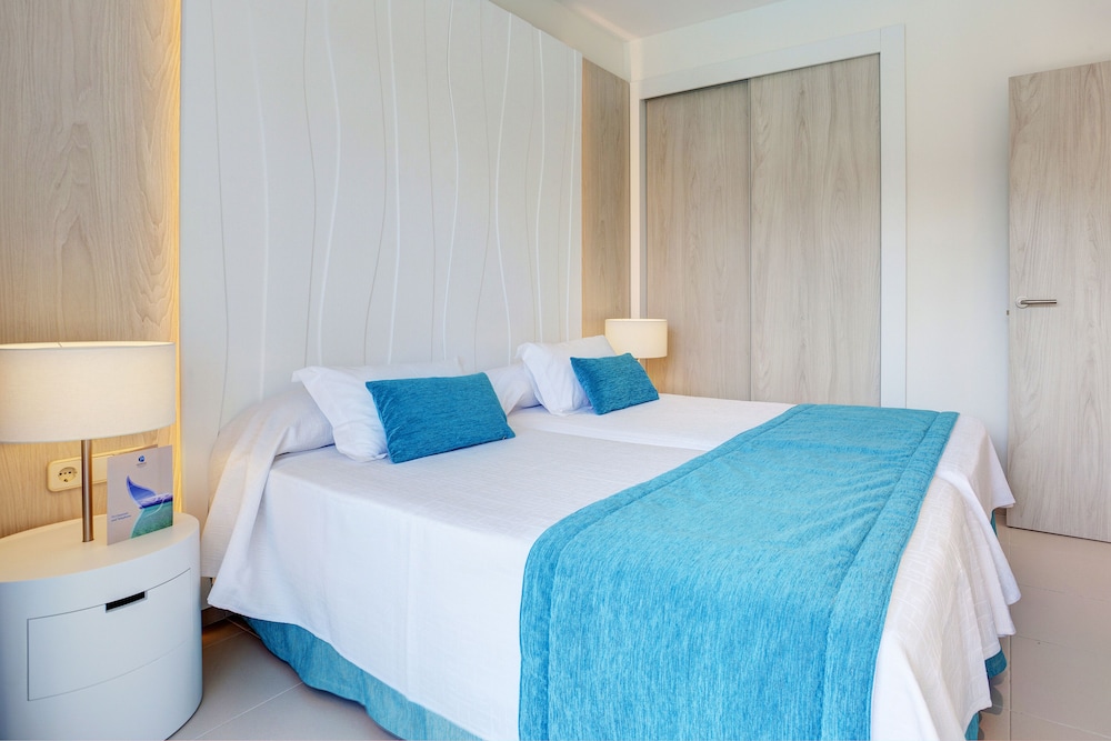 Grupotel Mallorca Mar — Hotel rooms in Cala Bona, Balearic Islands