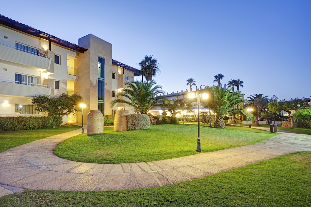 Grupotel Mallorca Mar — Hotel building in Cala Bona, Balearic Islands