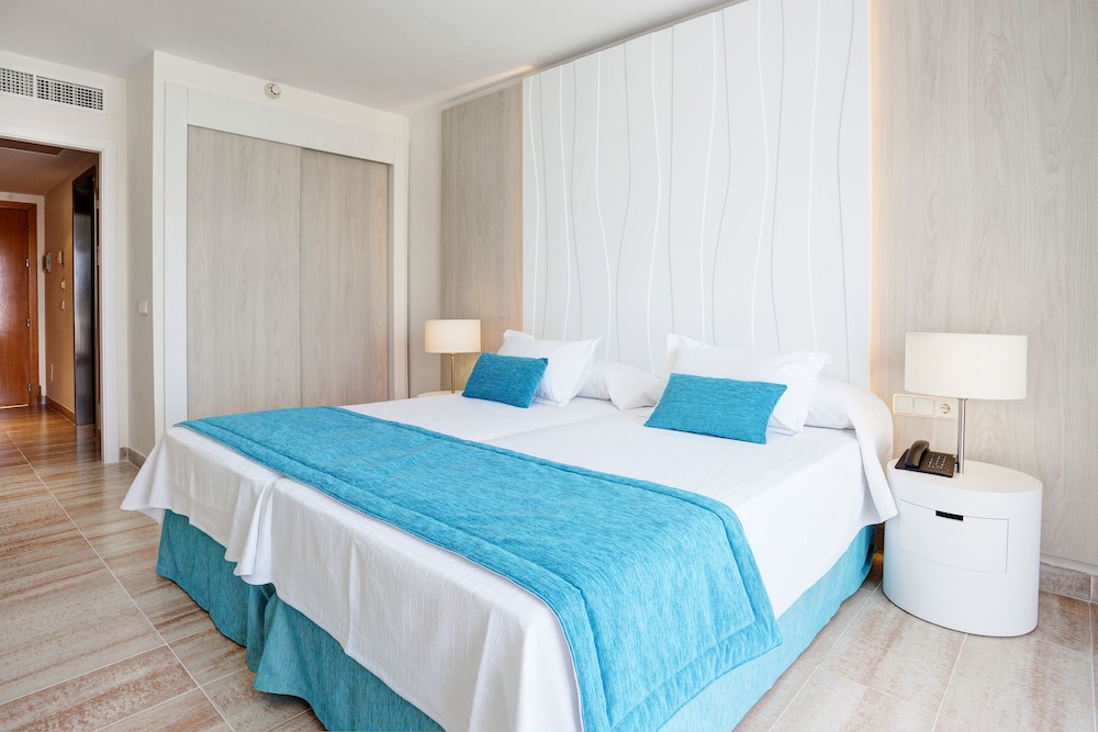 Grupotel Mallorca Mar — Hotel rooms in Cala Bona, Balearic Islands