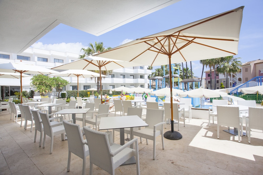 Grupotel Mallorca Mar — Restaurant & bars in Cala Bona, Balearic Islands