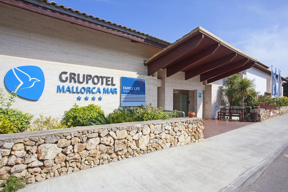Grupotel Mallorca Mar — Hotel building in Cala Bona, Balearic Islands