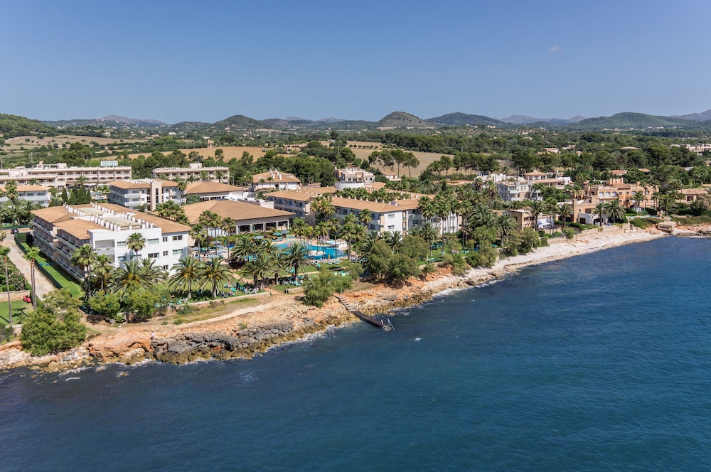 Grupotel Mallorca Mar — Hotel building in Cala Bona, Balearic Islands