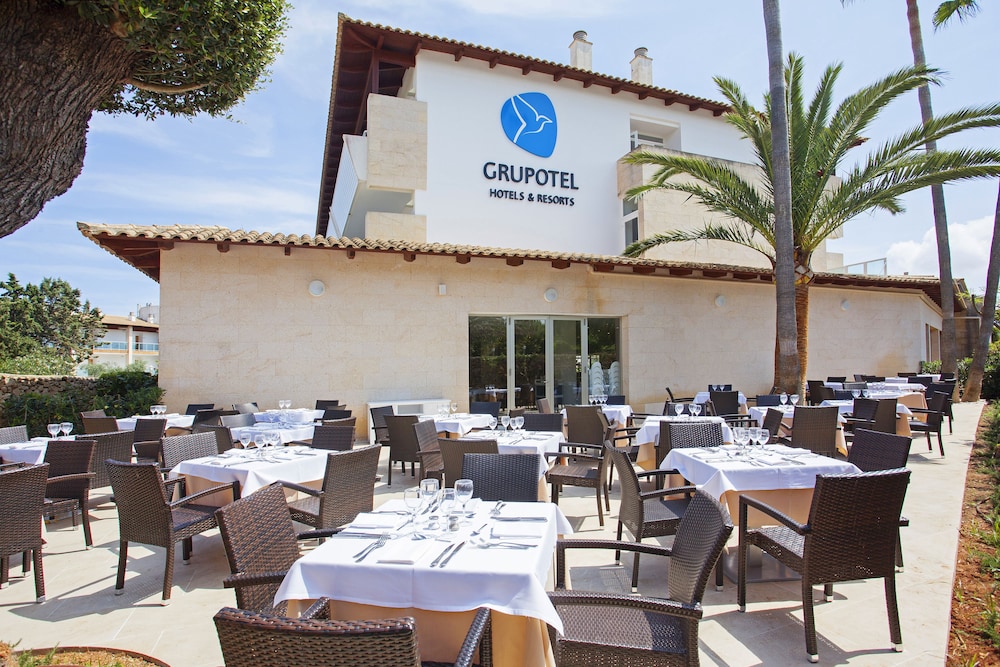 Grupotel Mallorca Mar — Restaurant & bars in Cala Bona, Balearic Islands