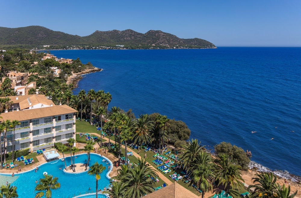 Grupotel Mallorca Mar — Swimming pool in Cala Bona, Balearic Islands