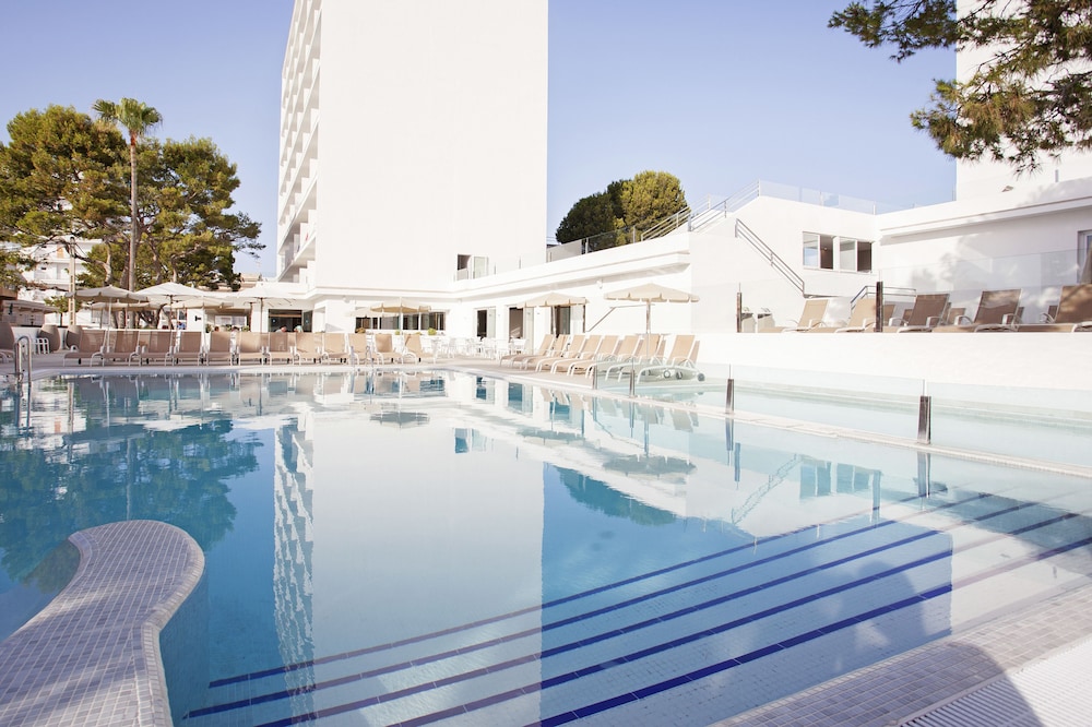 Grupotel Farrutx — Swimming pool in Can Picafort, Balearic Islands
