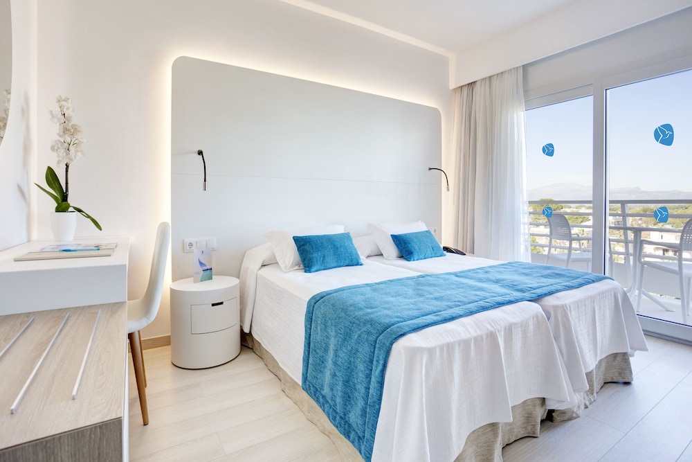 Grupotel Farrutx — Hotel rooms in Can Picafort, Balearic Islands