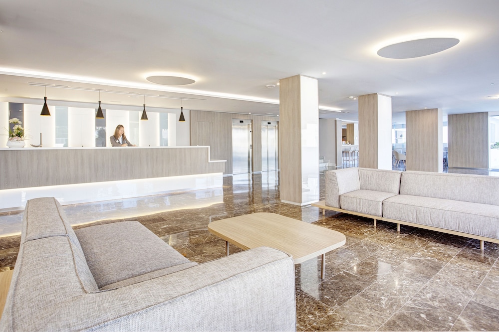 Grupotel Farrutx — Hotel building in Can Picafort, Balearic Islands