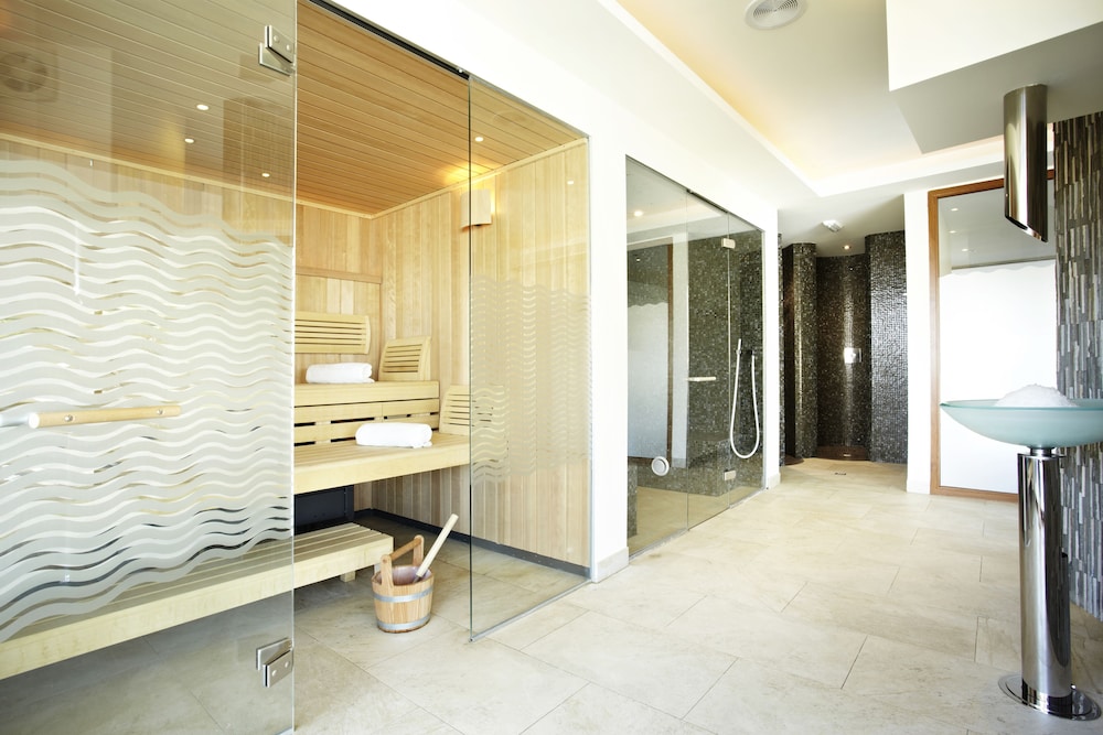 Grupotel Montecarlo — Hotel rooms in Can Picafort, Balearic Islands