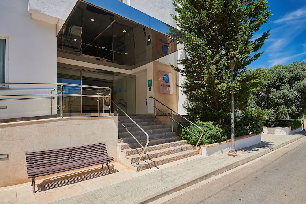 Grupotel Montecarlo — Hotel building in Can Picafort, Balearic Islands