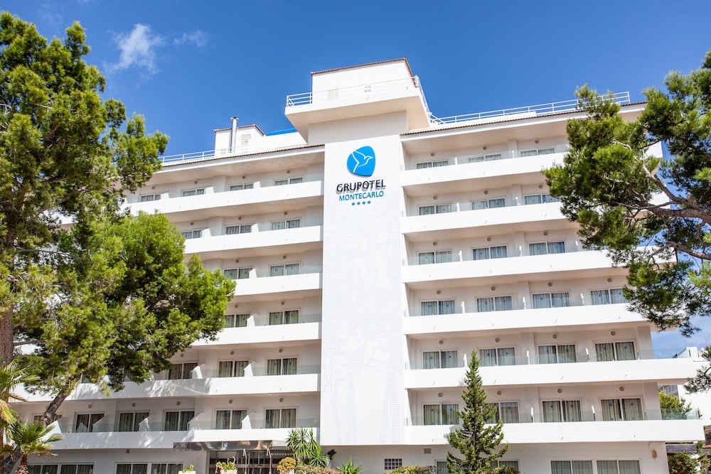 Grupotel Montecarlo — Hotel building in Can Picafort, Balearic Islands