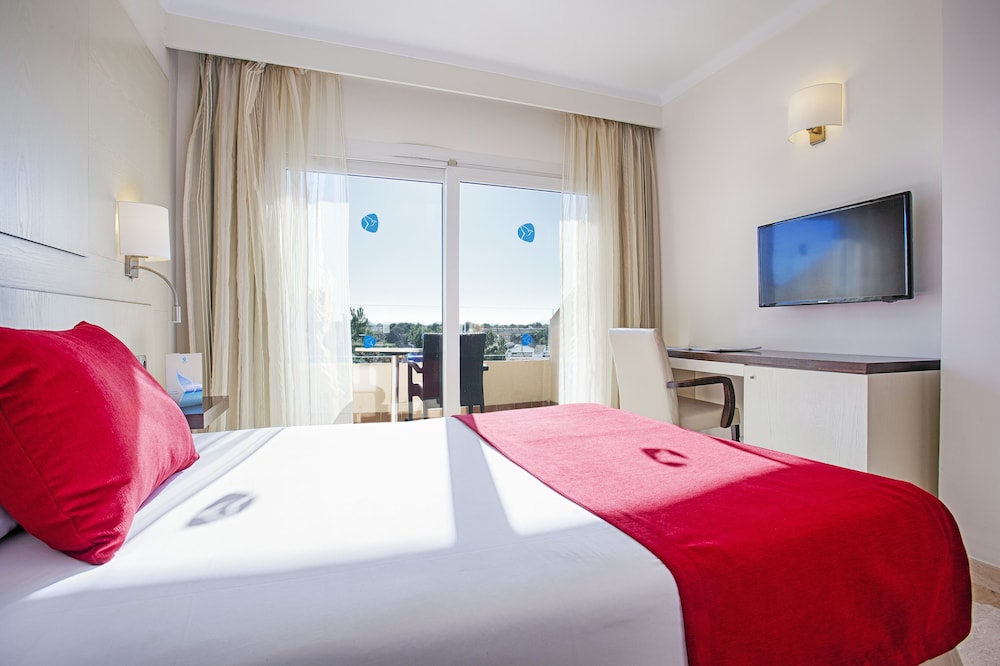 Grupotel Montecarlo — Hotel rooms in Can Picafort, Balearic Islands