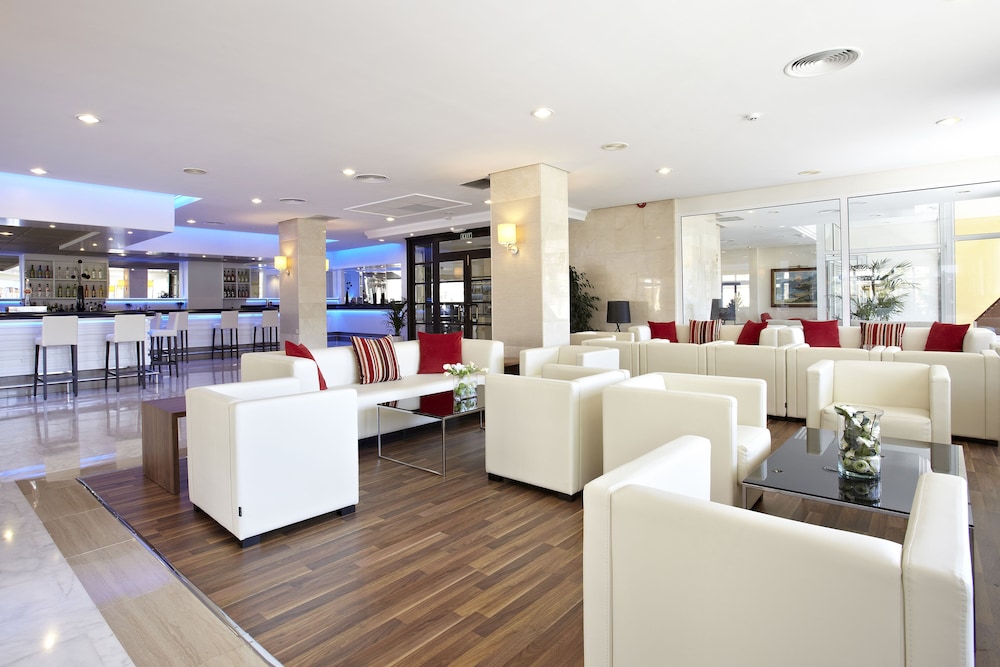 Grupotel Montecarlo — Restaurant & bars in Can Picafort, Balearic Islands