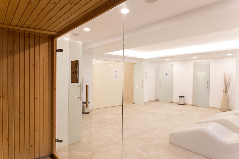 Globales Janeiro — Spa in Can Picafort, Balearic Islands