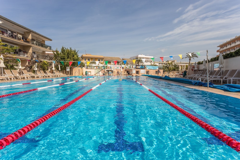 Globales Janeiro — Swimming pool in Can Picafort, Balearic Islands