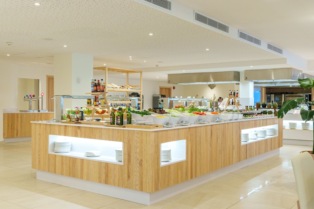 Globales Janeiro — Restaurant & bars in Can Picafort, Balearic Islands
