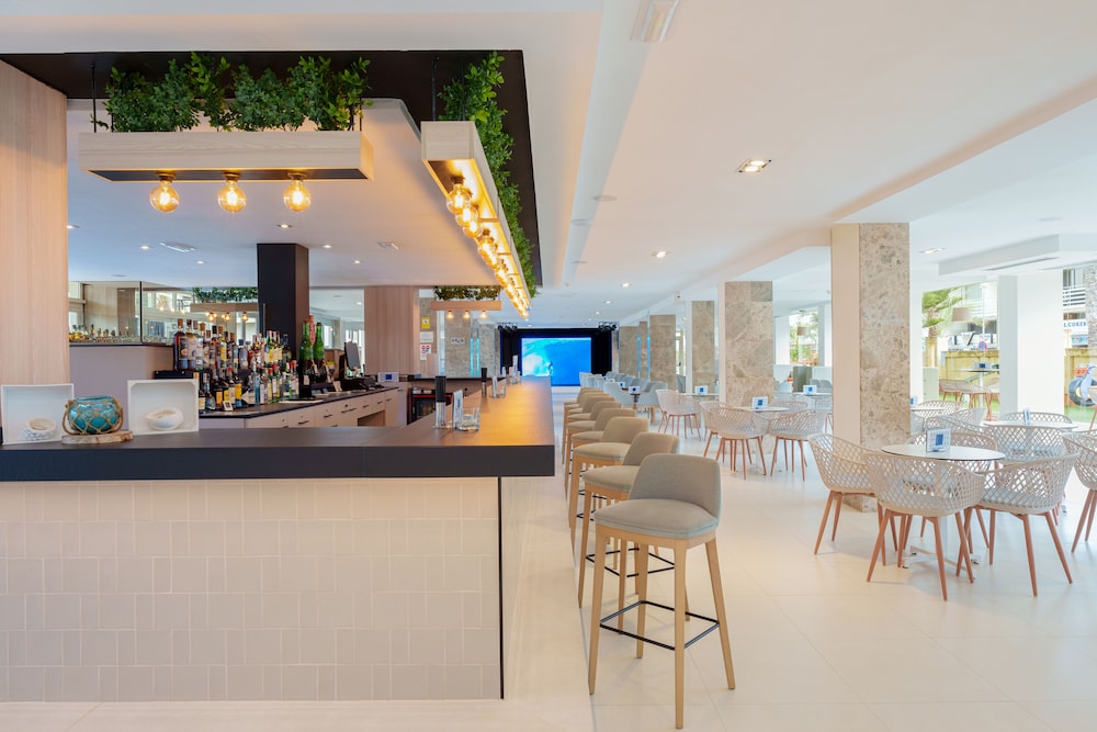 Globales Janeiro — Restaurant & bars in Can Picafort, Balearic Islands