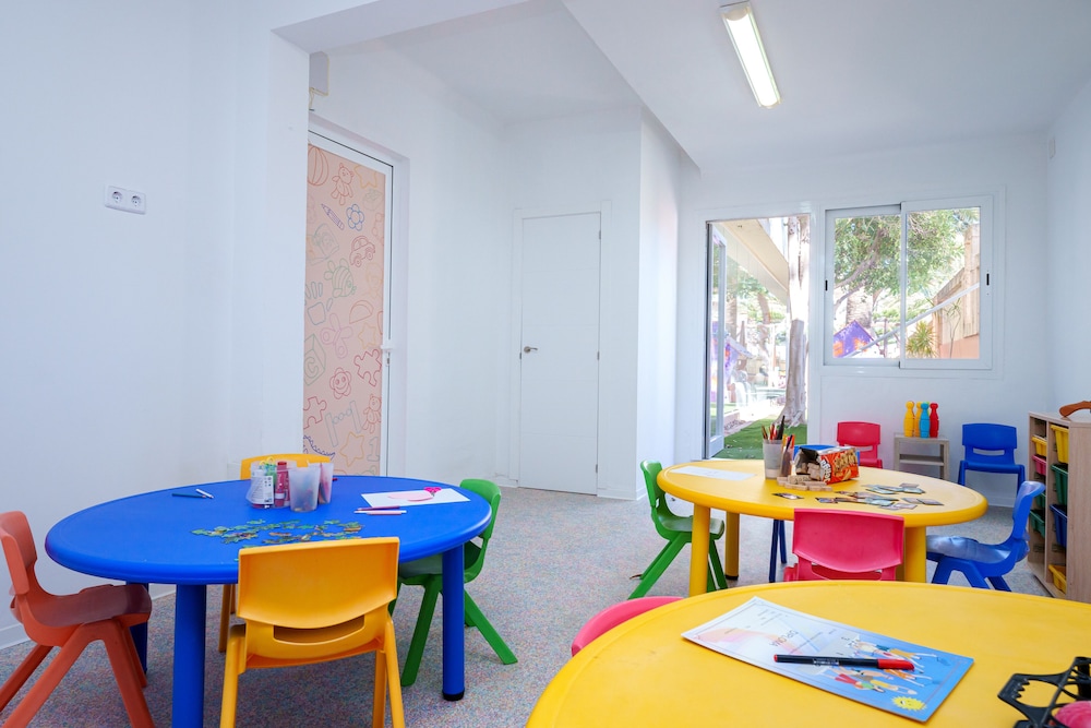 Globales Janeiro — Attractions for children in Can Picafort, Balearic Islands