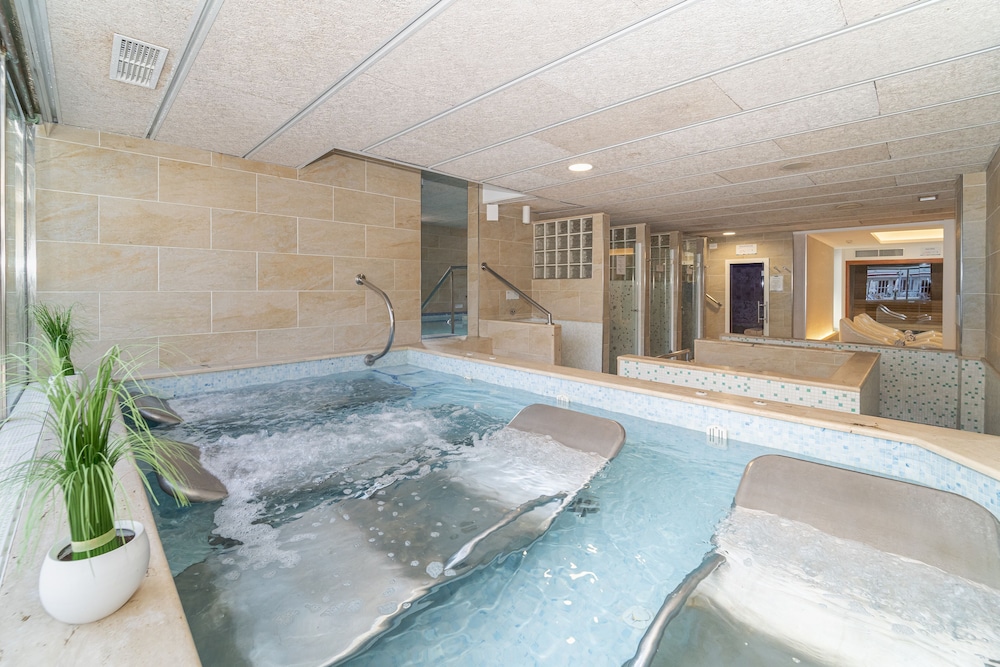 Globales Janeiro — Spa in Can Picafort, Balearic Islands