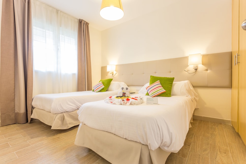 Globales Janeiro — Hotel rooms in Can Picafort, Balearic Islands