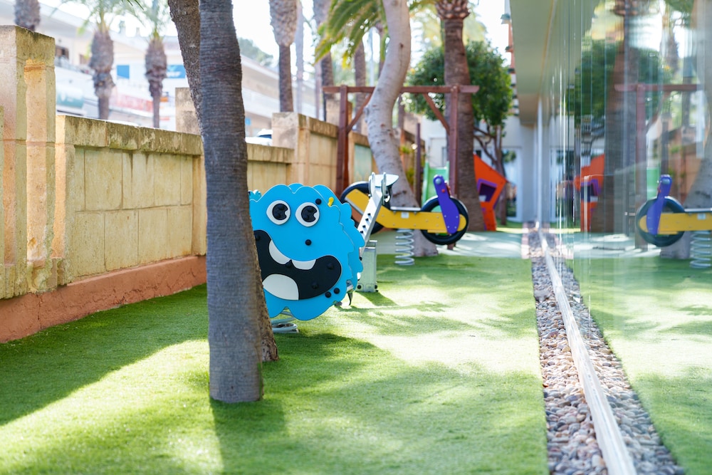 Globales Janeiro — Attractions for children in Can Picafort, Balearic Islands