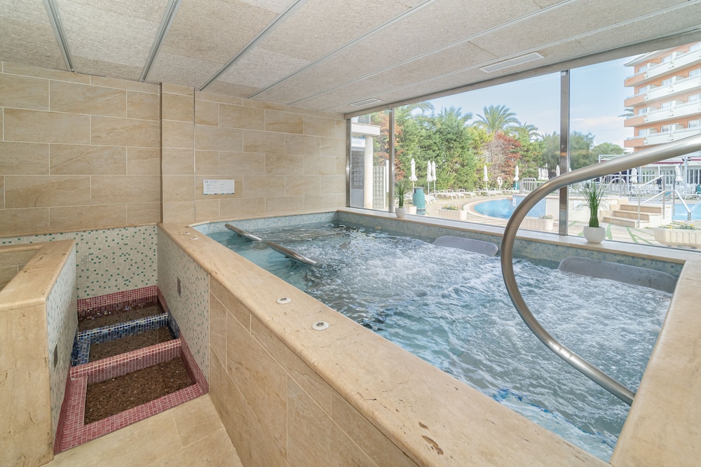 Globales Janeiro — Spa in Can Picafort, Balearic Islands