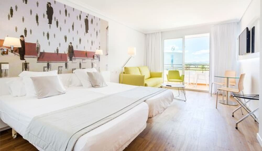 Hotel Morito — Hotel rooms in Cala Millor, Balearic Islands