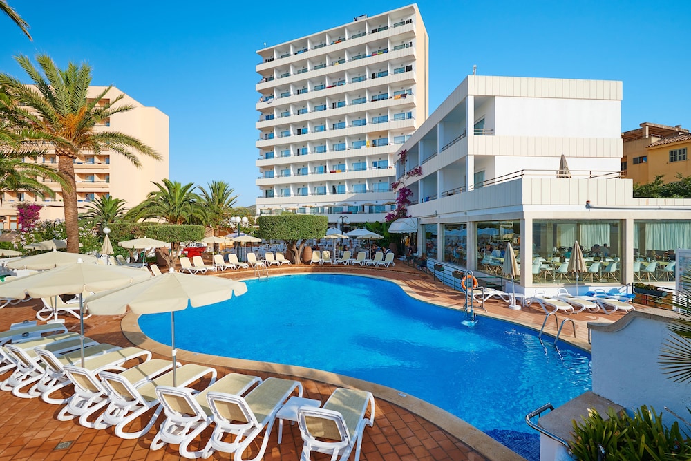 Hotel Morito — Swimming pool in Cala Millor, Balearic Islands