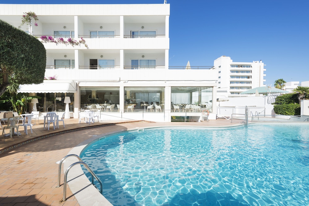Hotel Morito — Swimming pool in Cala Millor, Balearic Islands