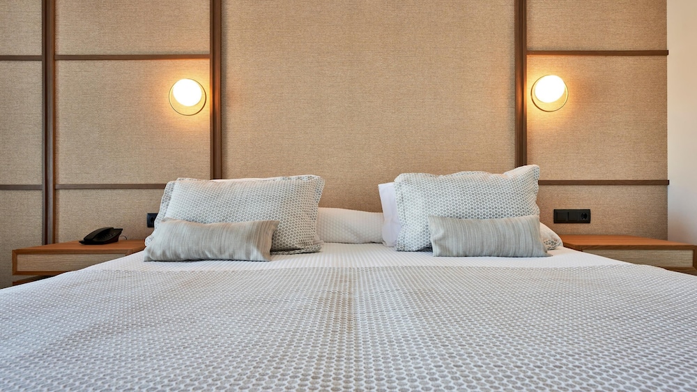 Hotel Serrano Palace — Hotel rooms in Cala Ratjada, Balearic Islands