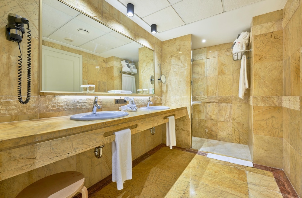 Hotel Serrano Palace — Hotel rooms in Cala Ratjada, Balearic Islands