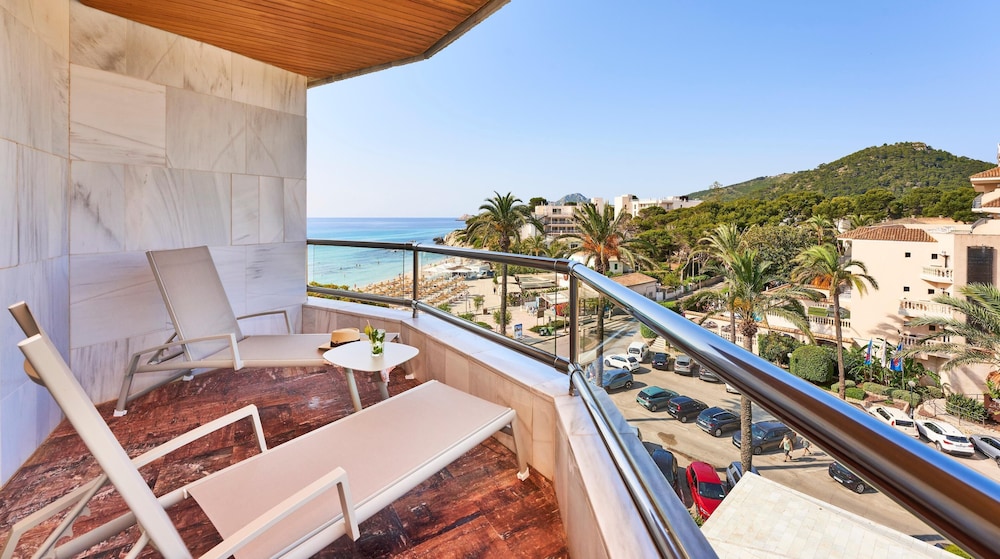 Hotel Serrano Palace — Hotel rooms in Cala Ratjada, Balearic Islands