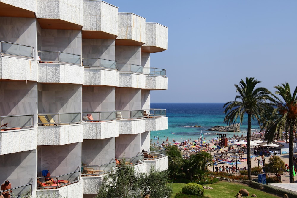 Hotel Serrano Palace — Beach in Cala Ratjada, Balearic Islands