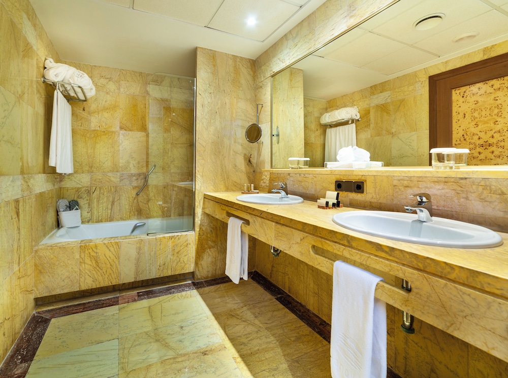 Hotel Serrano Palace — Hotel rooms in Cala Ratjada, Balearic Islands