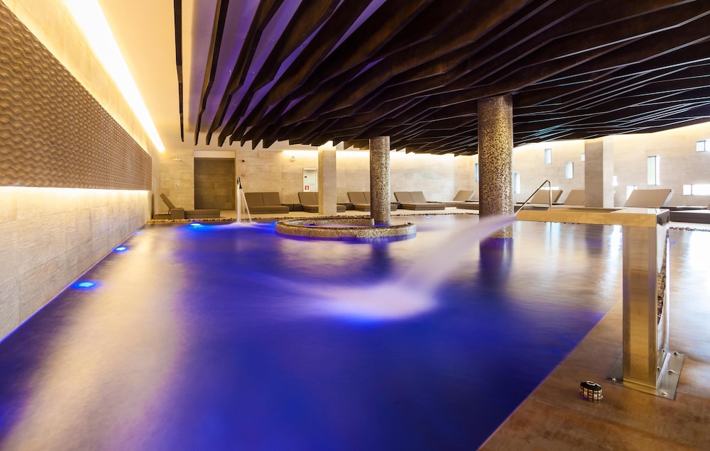Hotel Serrano Palace — Spa in Cala Ratjada, Balearic Islands