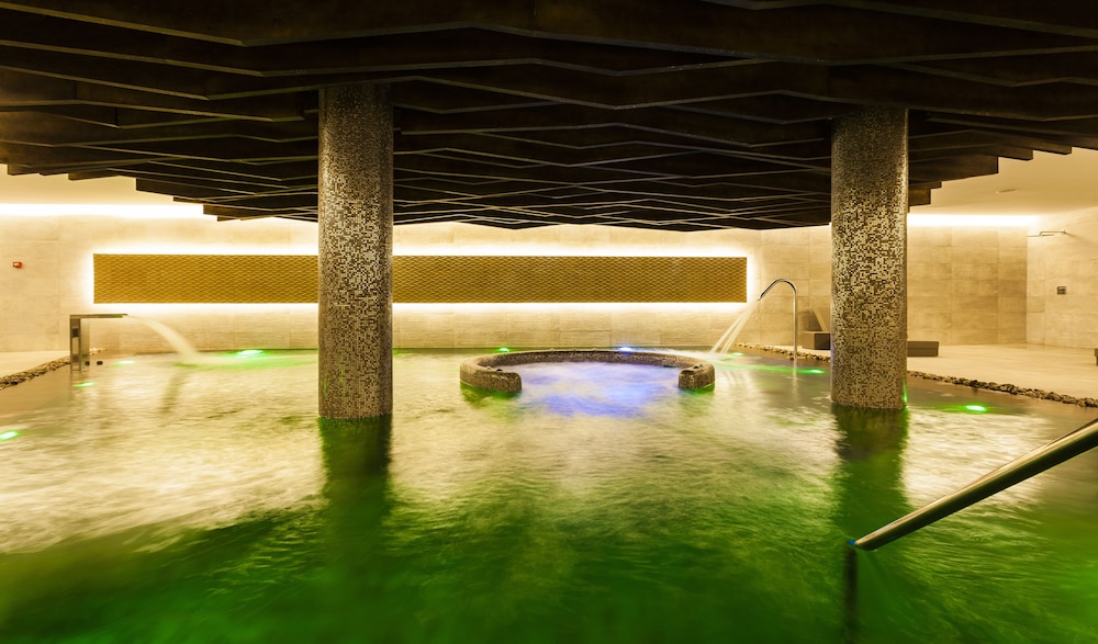 Hotel Serrano Palace — Spa in Cala Ratjada, Balearic Islands