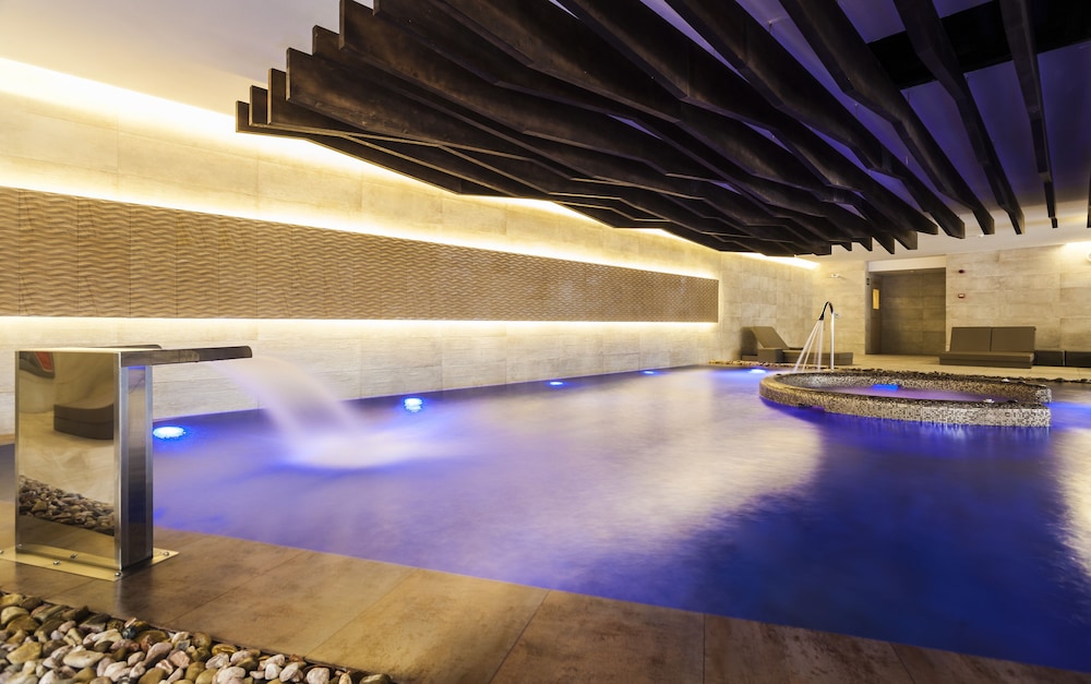 Hotel Serrano Palace — Spa in Cala Ratjada, Balearic Islands