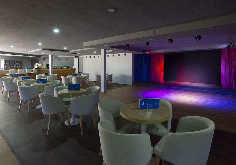 Hotel Exagon Park — Restaurant & bars in Can Picafort, Balearic Islands