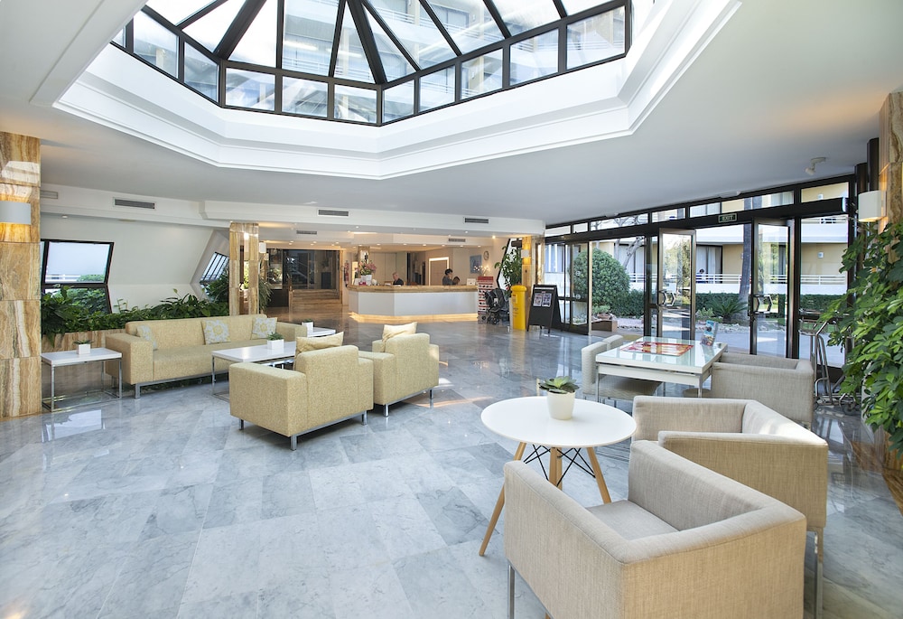 Hotel Exagon Park — Hotel building in Can Picafort, Balearic Islands