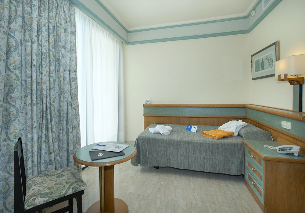 Hotel Exagon Park — Hotel rooms in Can Picafort, Balearic Islands